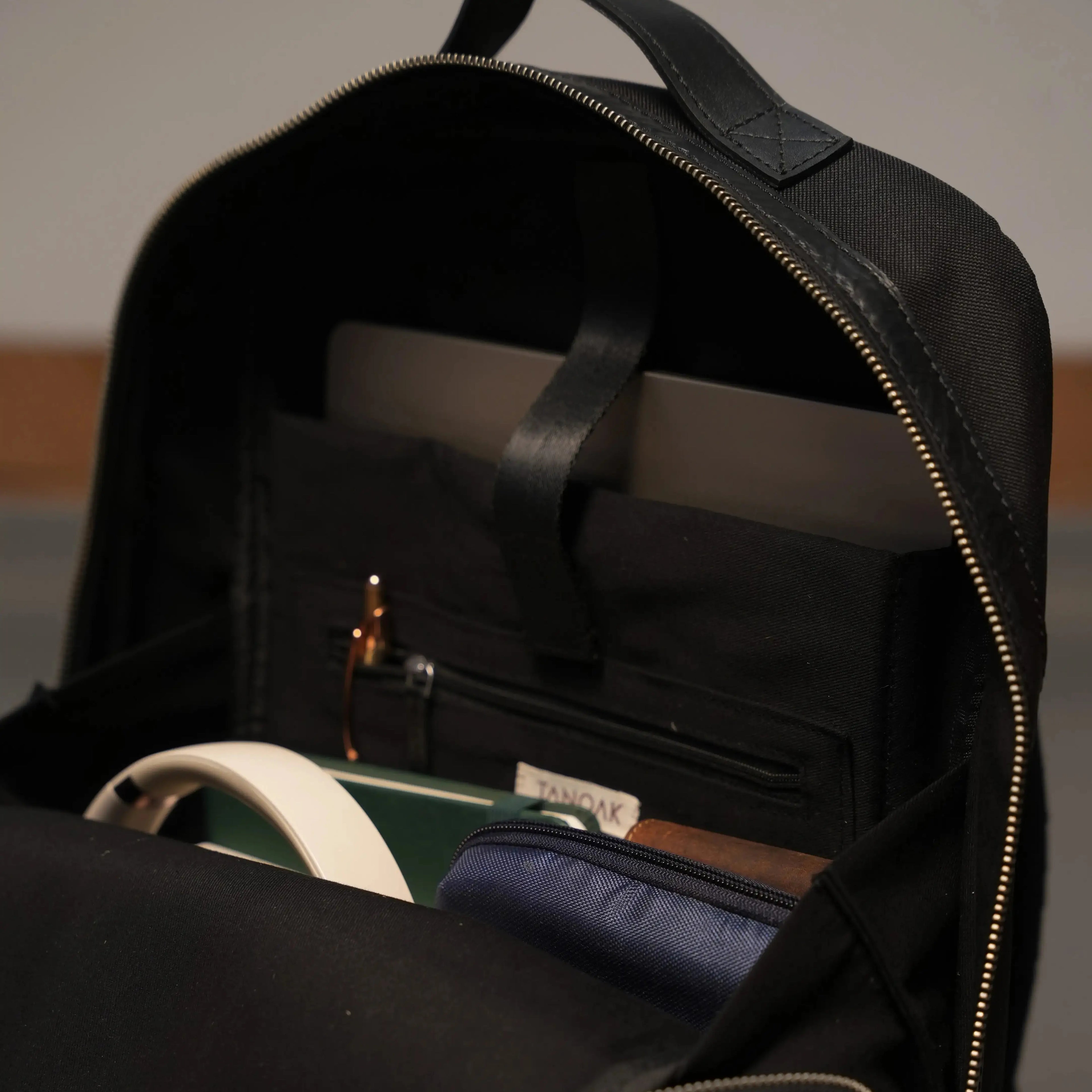 The Alder Backpack / Onyx Black